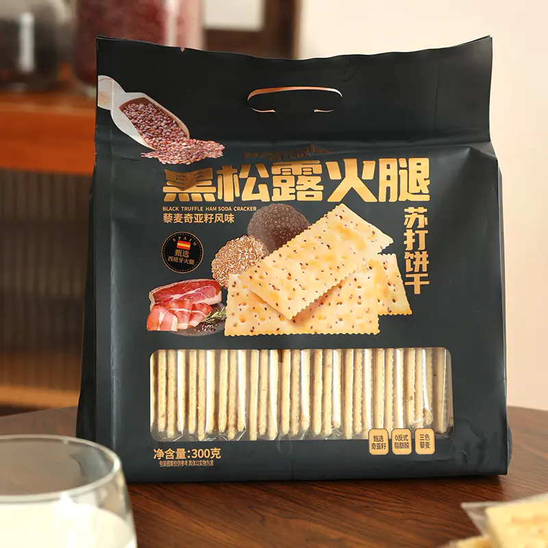 Bolachas de refrigerante com presunto trufado preto