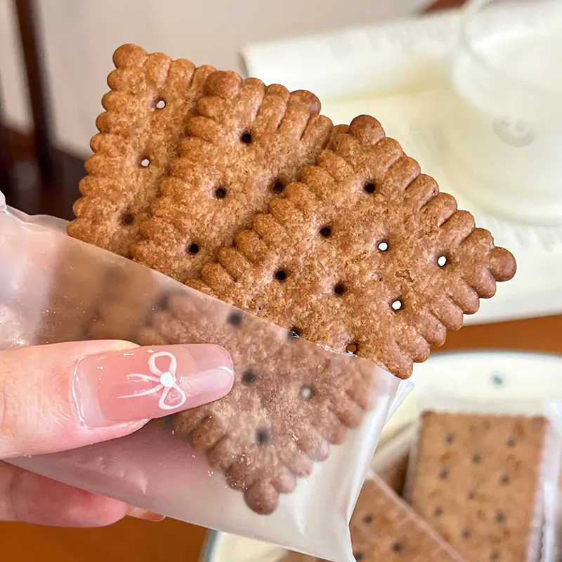 Biscoitos de leite sabor chocolate ao leite