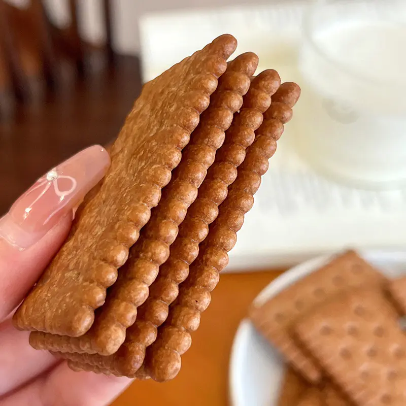 Biscoitos de leite sabor chocolate ao leite