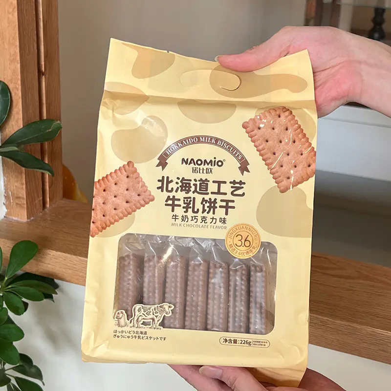Biscoitos de leite sabor chocolate ao leite