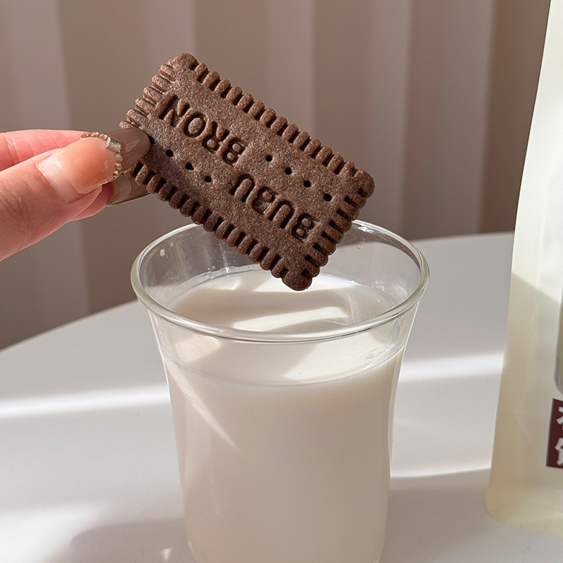 Biscoitos com alto teor de cálcio e ferro com sabor de cacau